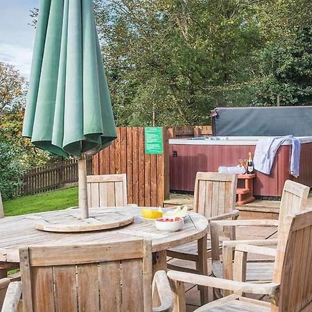 Villa The Granary With Hot Tub Near Perth Perthshire Forgandenny Exterior foto