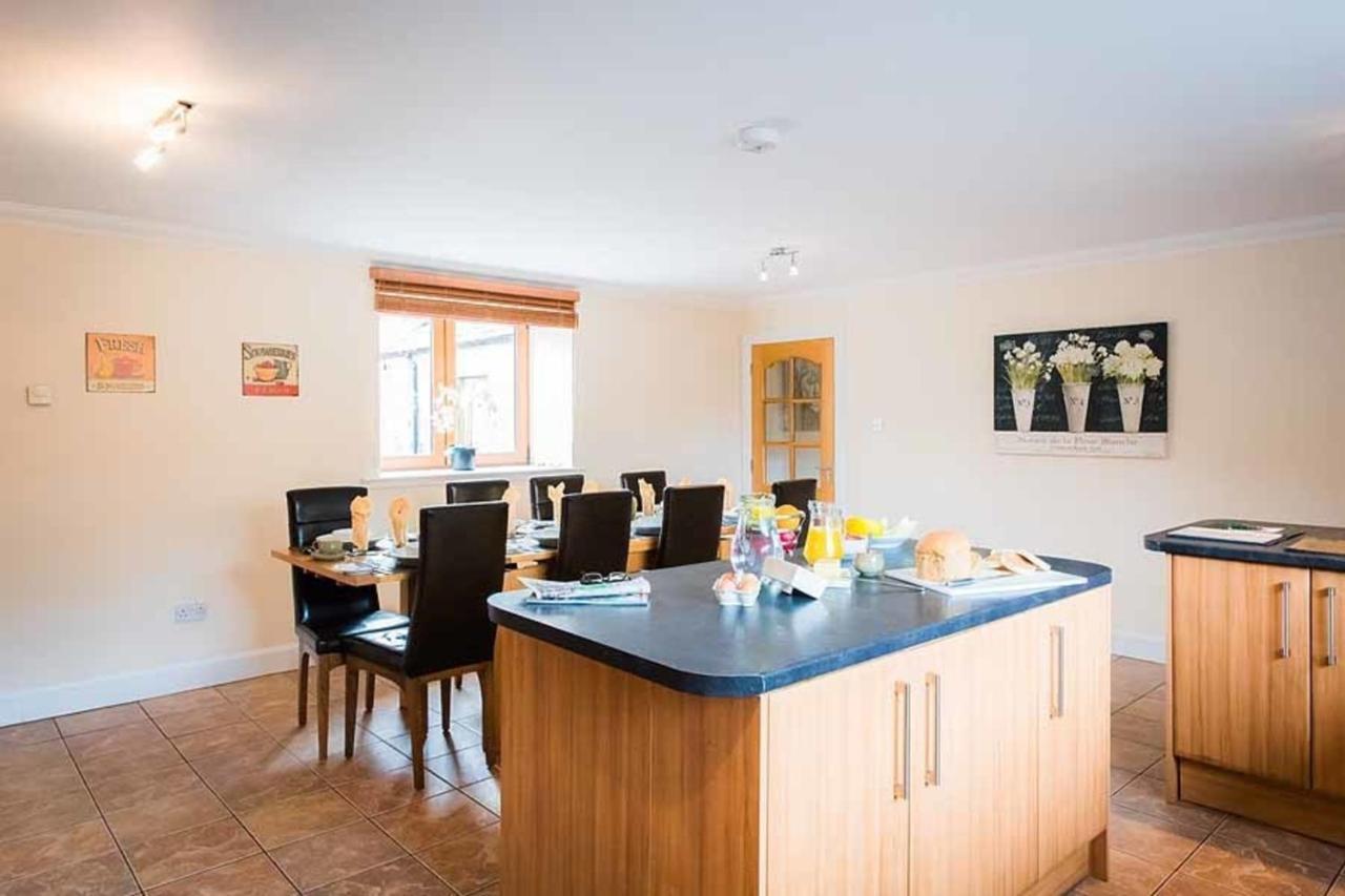Villa The Granary With Hot Tub Near Perth Perthshire Forgandenny Exterior foto