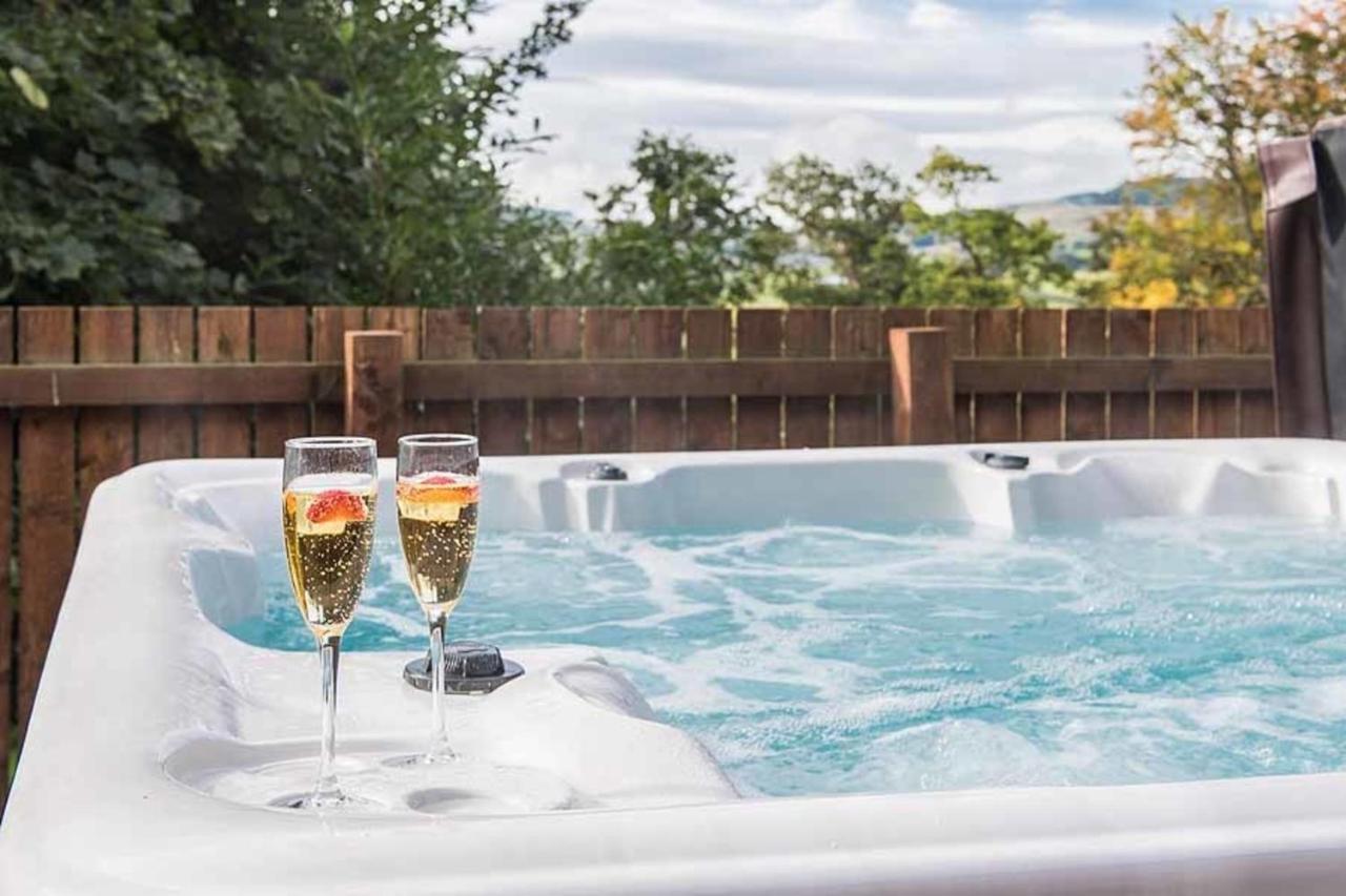 Villa The Granary With Hot Tub Near Perth Perthshire Forgandenny Exterior foto