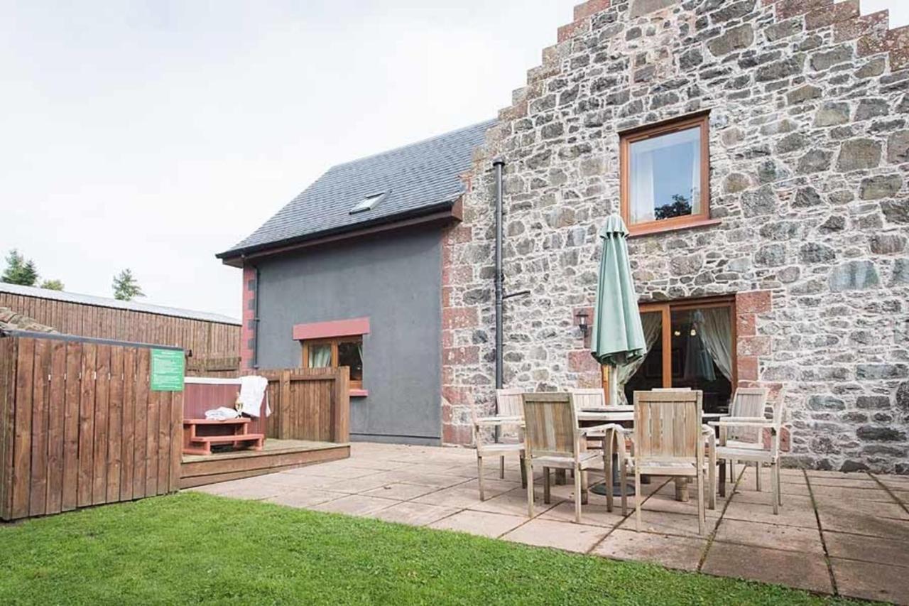 Villa The Granary With Hot Tub Near Perth Perthshire Forgandenny Exterior foto