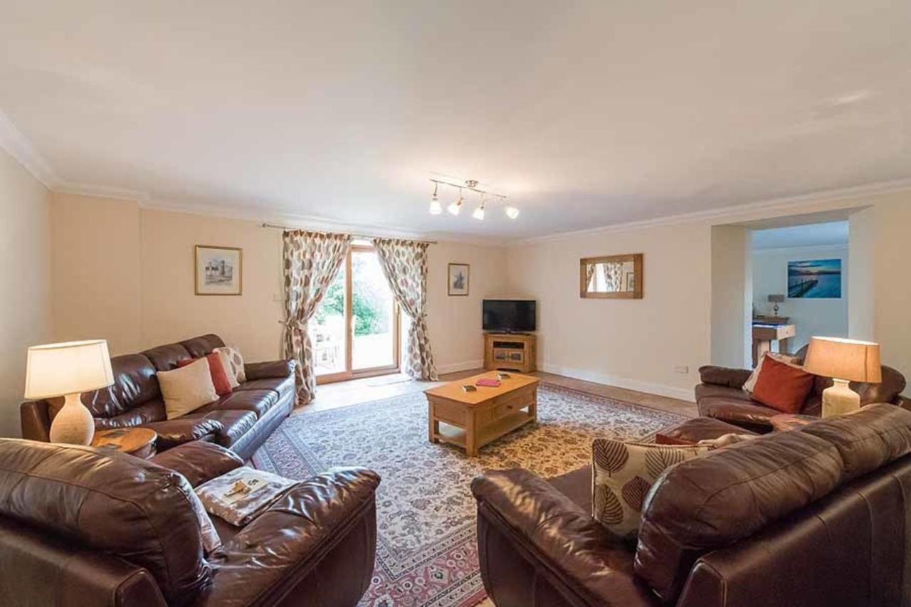 Villa The Granary With Hot Tub Near Perth Perthshire Forgandenny Exterior foto
